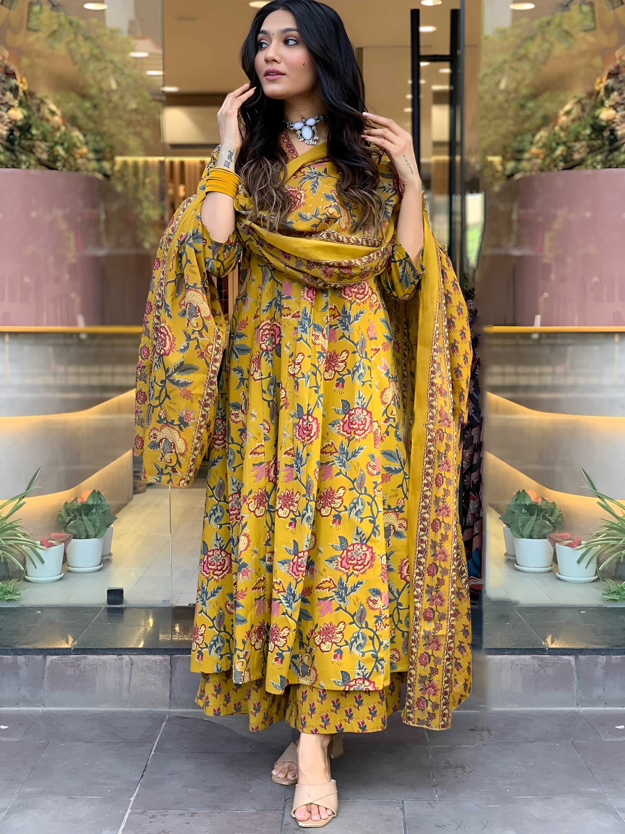 Ladies fancy kurti pair