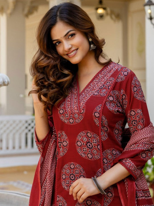 Women Ethnic Motifs Printed Regular Kurta with Trousers & With Dupatta