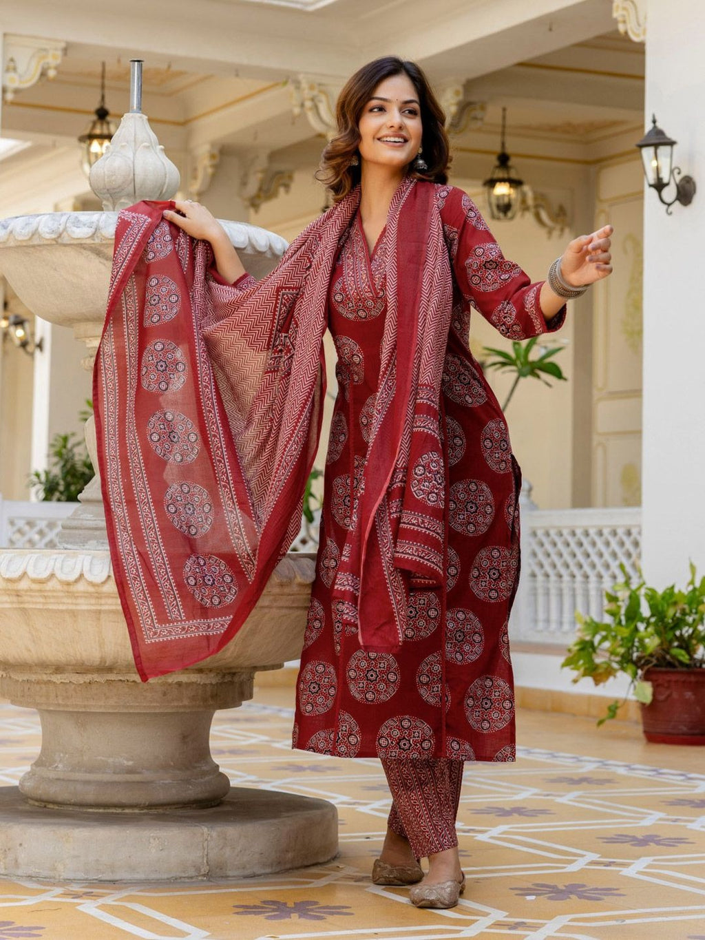 Women Ethnic Motifs Printed Regular Kurta with Trousers & With Dupatta