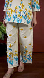 Floral Printed Mandarin Collar Kurta With Trousers