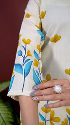 Floral Printed Mandarin Collar Kurta With Trousers