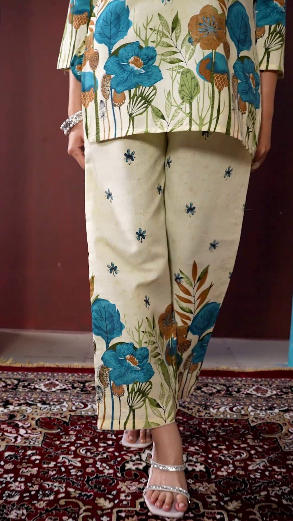 Floral Printed V-Neck Straight Kurta With Trousers