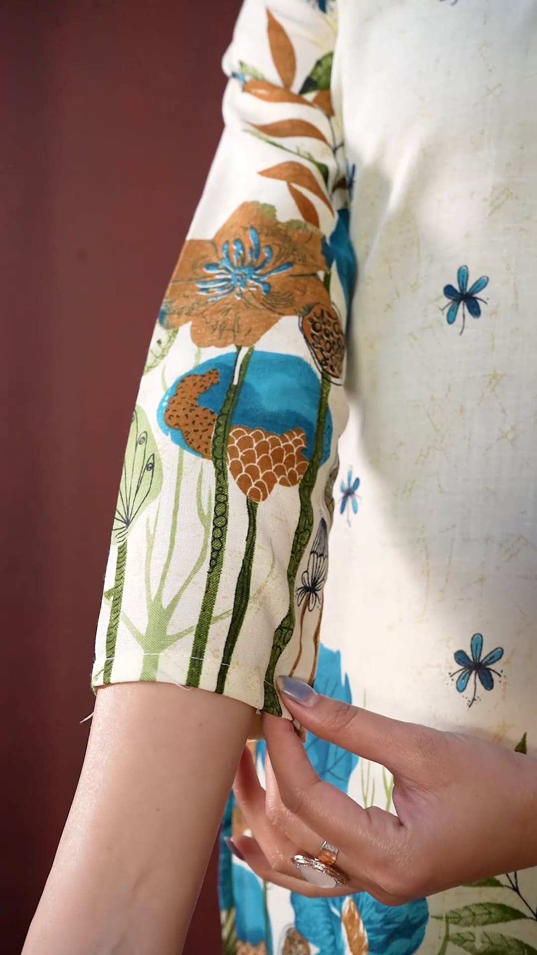 Floral Printed V-Neck Straight Kurta With Trousers