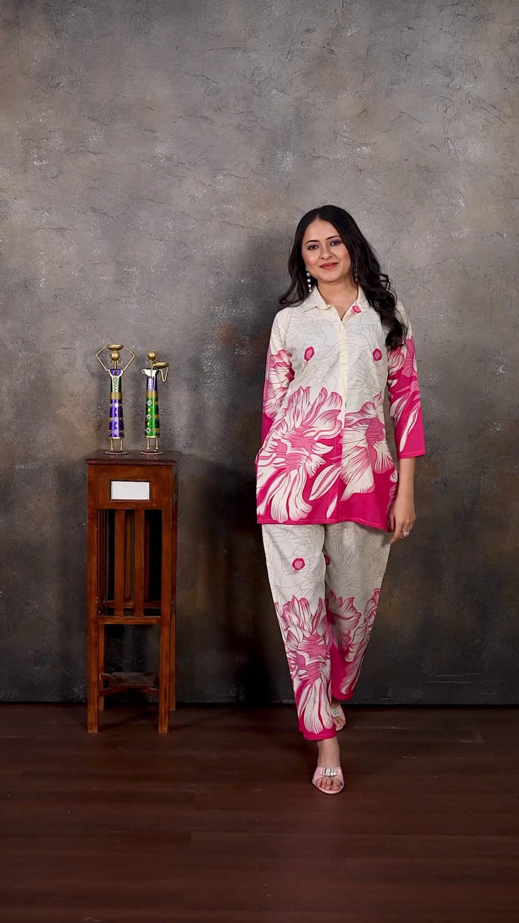Women Floral Printed Regular Kurti with Trousers