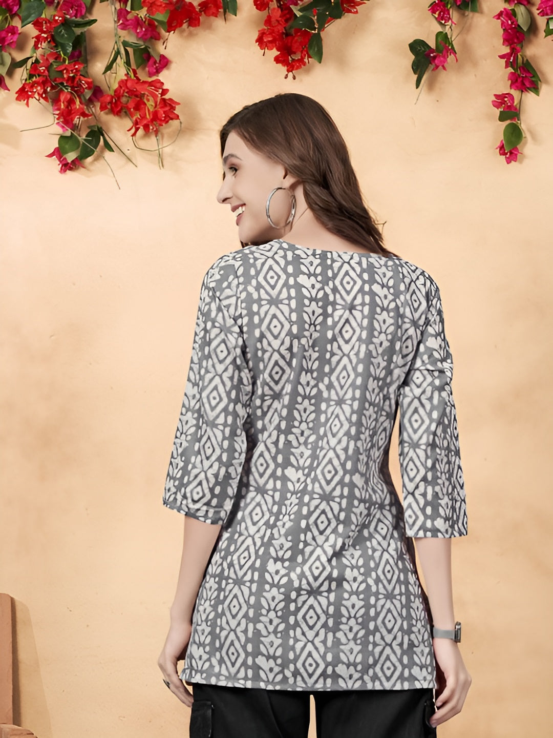LADIES FANCY TOP
